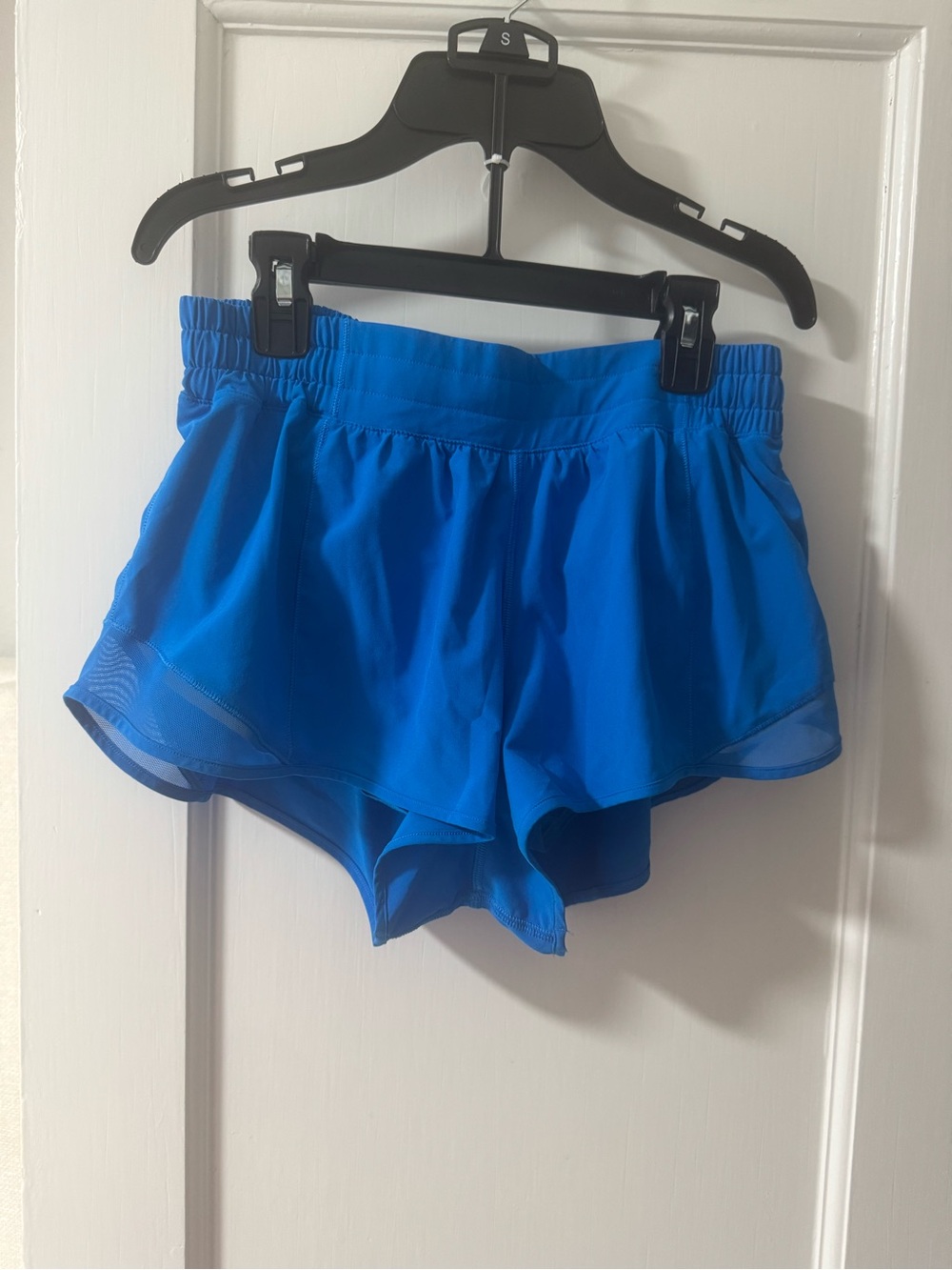 SOLD Lululemon Women's Hotty Hot Running Shorts - Picture 3 of 6